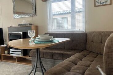 Lovely 2 Bed Cabin In Birchington