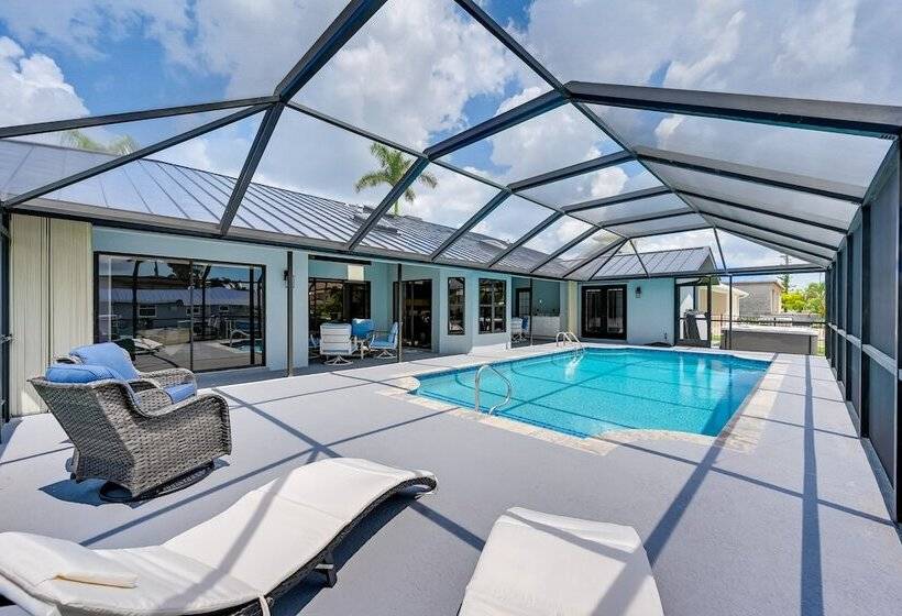 Luxurious Cape Coral Oasis Half Mi To Boat Ramp!