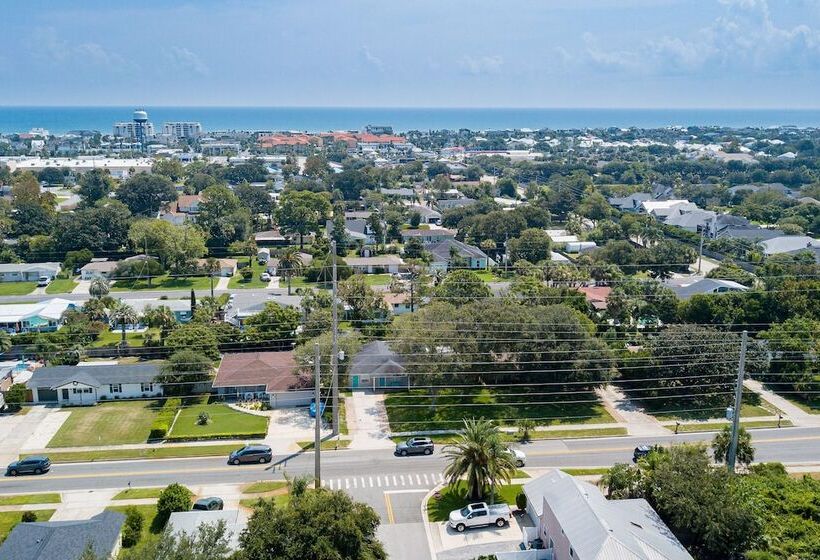 Modern Coastal Home W/ Pool: Mins To Beach & Mayo!