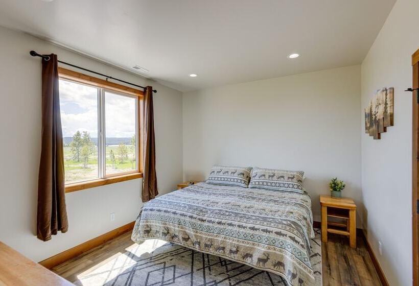 Mountain View Island Park Cabin Near Outdoor Rec!