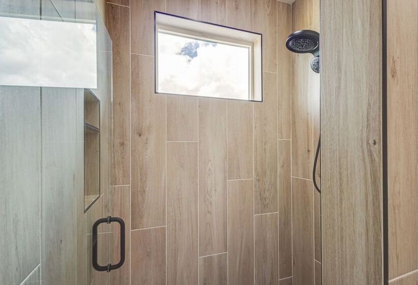 Mountain View Island Park Cabin Near Outdoor Rec!