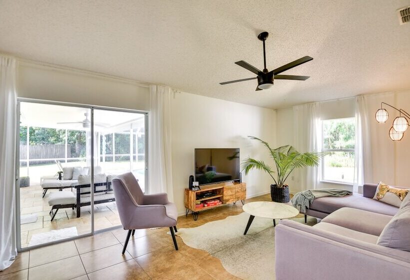 Lanai & Fire Pit: Peaceful Palm Coast Home!