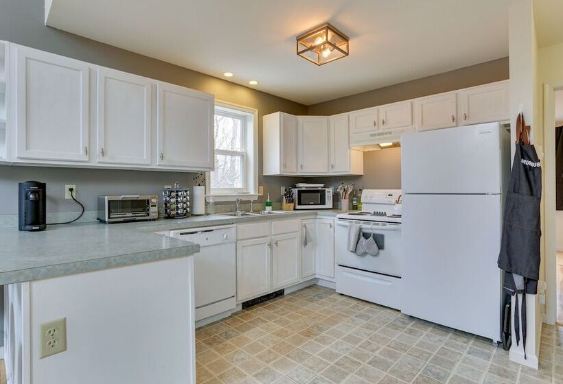 Pet Friendly Lackawaxen Home W/ Gas Grill!