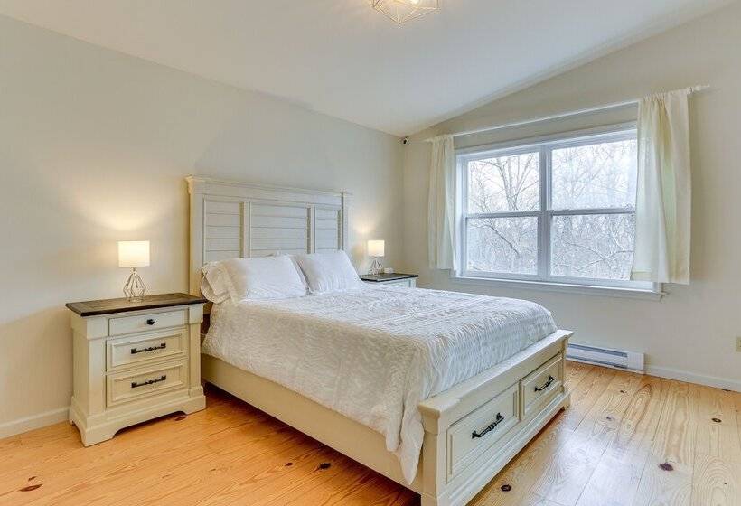 Pet Friendly Lackawaxen Home W/ Gas Grill!
