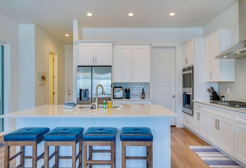 Pet Friendly Utah Abode   Fireplace, Patio & Grill