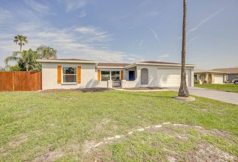 Poolside Paradise: Port Richey Retreat W/ Patio!