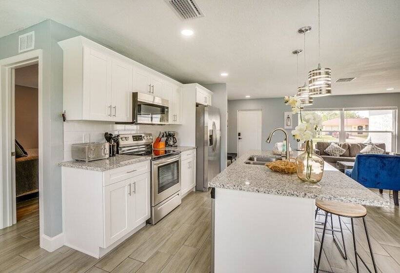 Poolside Paradise: Port Richey Retreat W/ Patio!