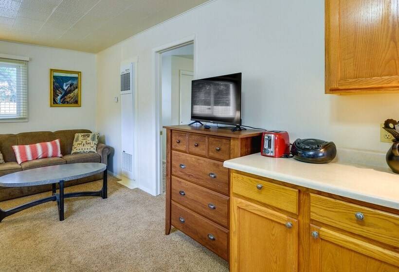 Quaint Cody Cottage W/ Grill: Walk To Downtown!