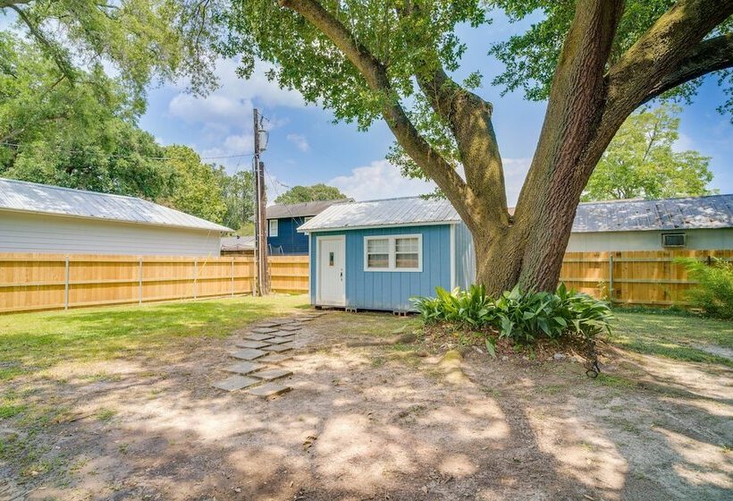 Relaxing Baton Rouge Retreat With Patio!