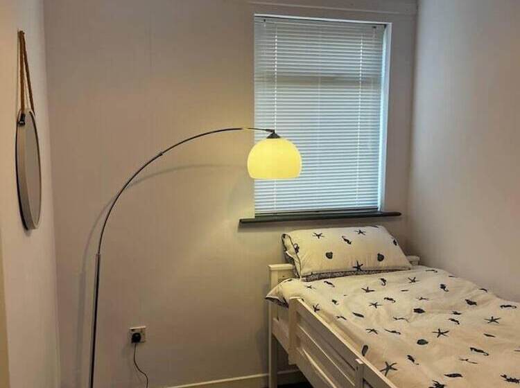 إقامة Immaculate Sea View 4 Bed House In Portstewart