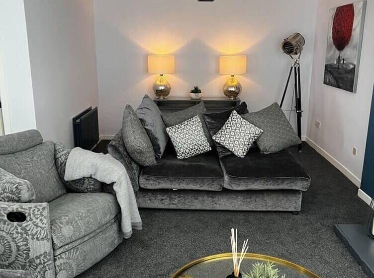إقامة Immaculate Sea View 4 Bed House In Portstewart
