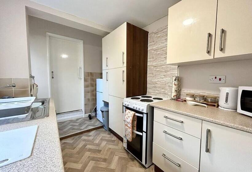 إقامة Jonsib Cottage   A Home Away From Home