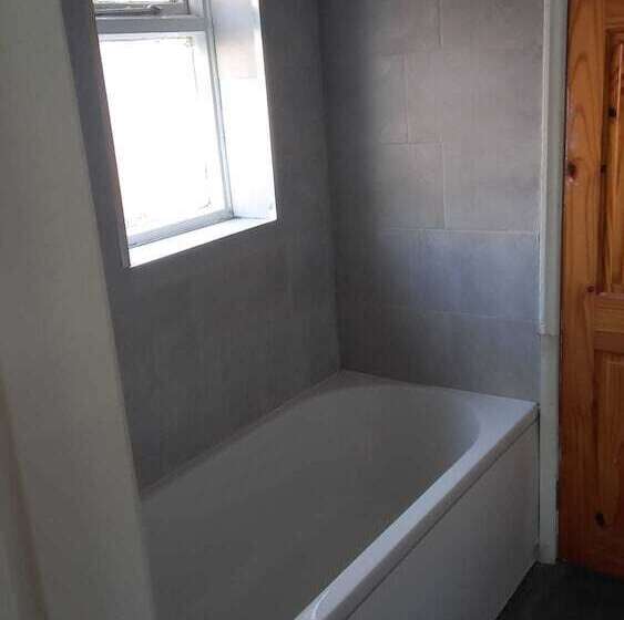 Резиденция Lovely And Bright 2 Bed House