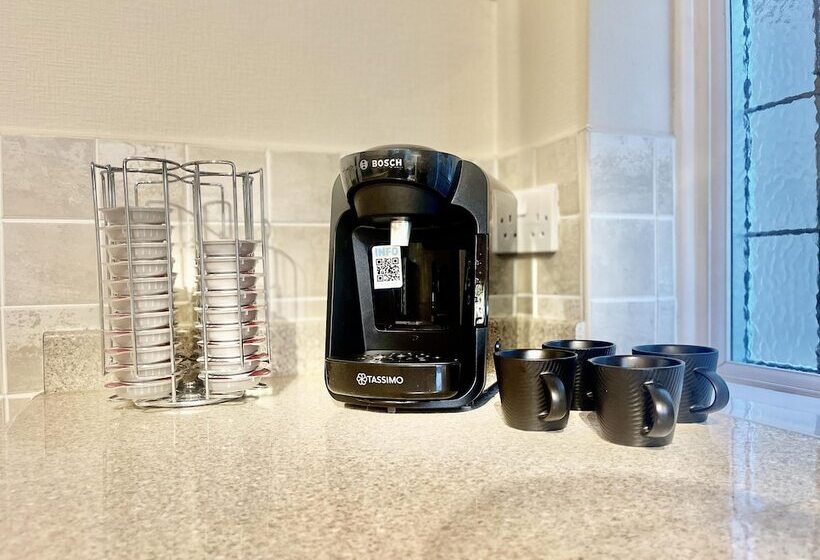 اقامتگاه Stylish 3 Bed House In Hornchurch   Free Parking