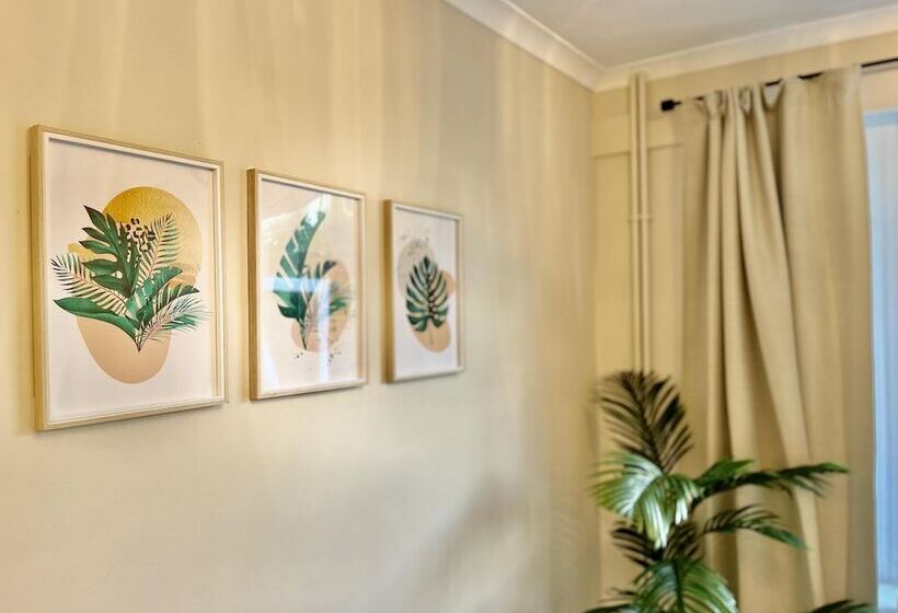 اقامتگاه Stylish 3 Bed House In Hornchurch   Free Parking