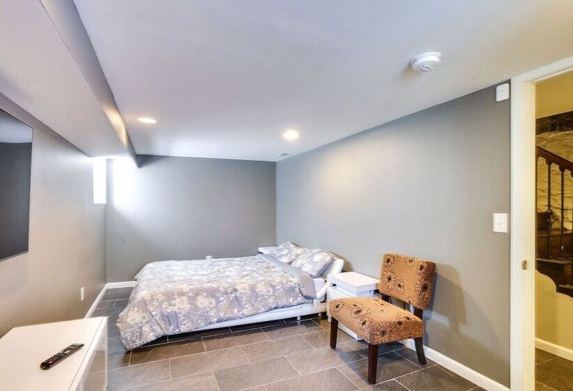 Saint Louis Home W/ Deck: 4 Mi To Downtown!