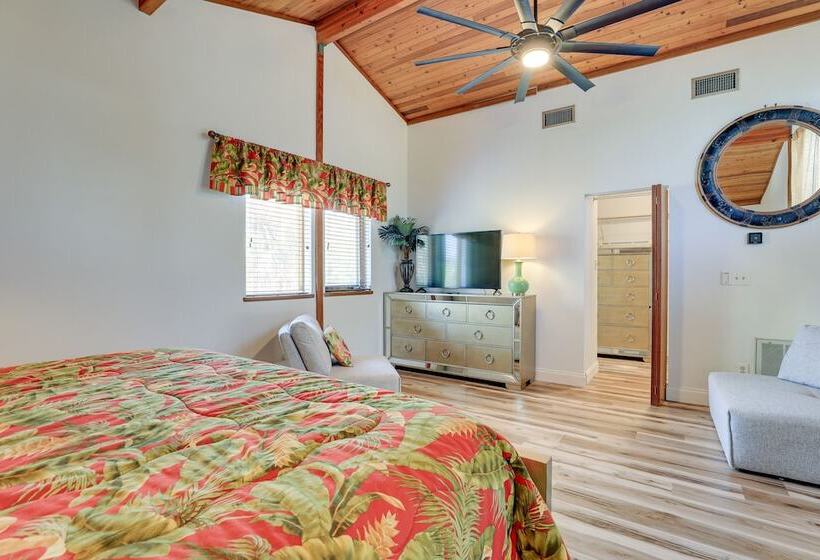 Scenic Siesta Key Home ~ 1 Mi To Village & Beach!