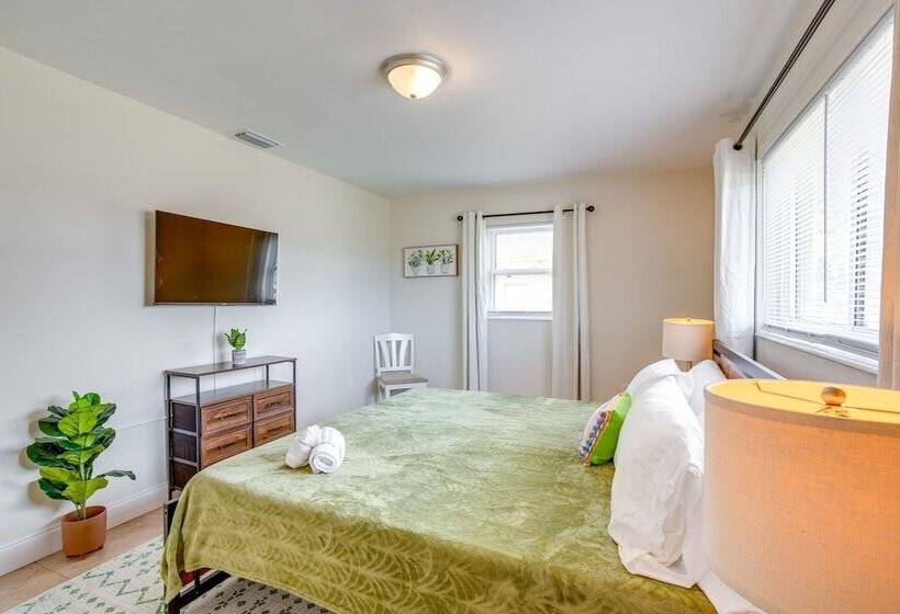 Seminole House W/ 2 Covered Lanais & Gas Grill!