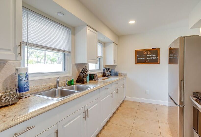 Seminole House W/ 2 Covered Lanais & Gas Grill!