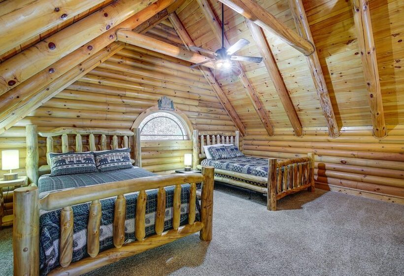 Sevierville Sanctuary   Huge Game Room & Hot Tub!