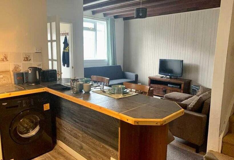 Cottage In Kilmun, Argyll   2 Bedrooms, Sleeps 2