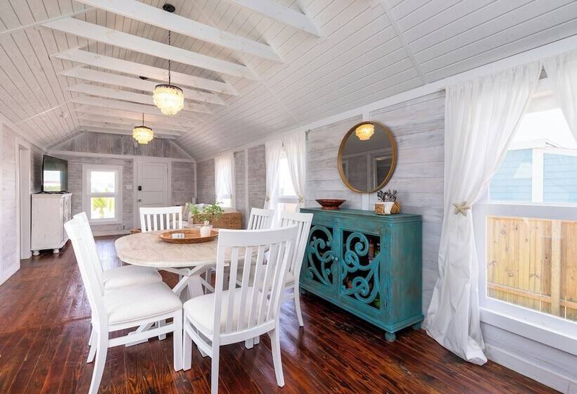 Sunkissed Cottage