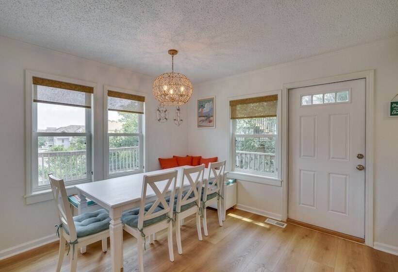 Sunny Corolla Home: Walk To Beach!