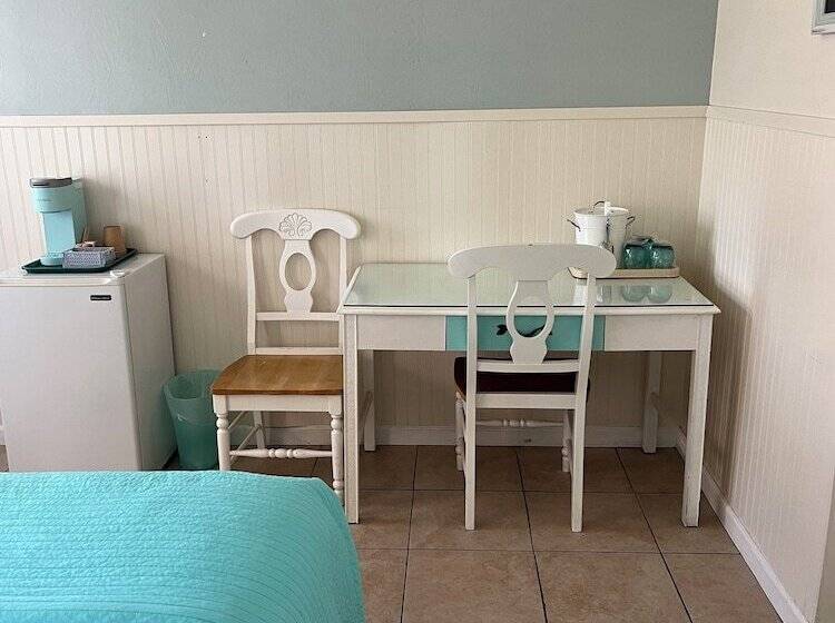 The Cayucos Motel
