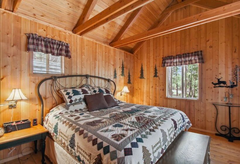 Near Trails: Forest Lake Retreat W/ Backyard Oasis