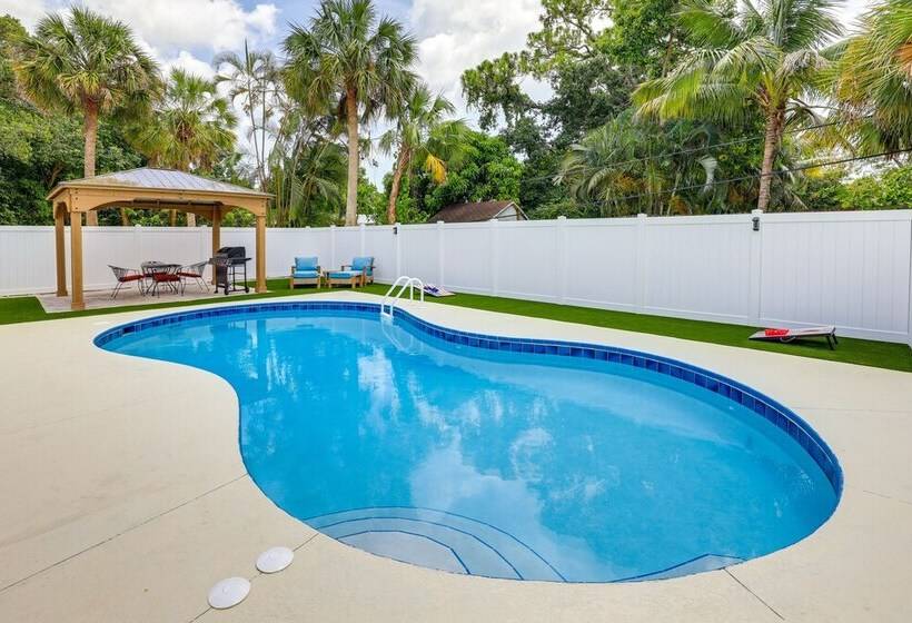 Vero Beach Vacation Rental: Pool & Putting Green!