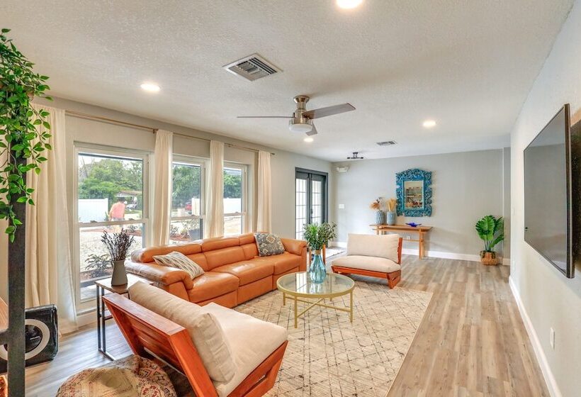 Vero Beach Vacation Rental: Pool & Putting Green!