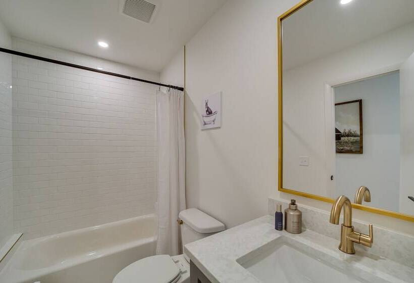 Well Appointed Tulsa Home W/ Fire Pit & Patio!