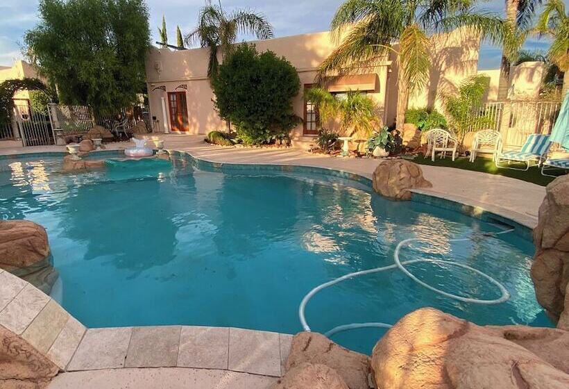 مبيت وإفطار The Casita