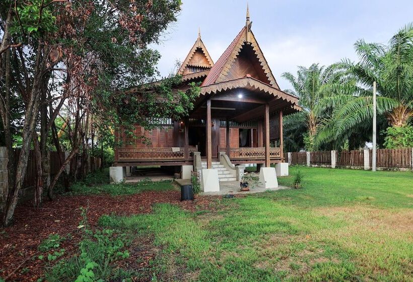 هتل Oyo 90256 Rb Beach Homestay