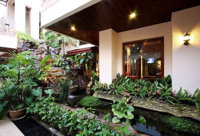 هتل Reuan Thai Villa