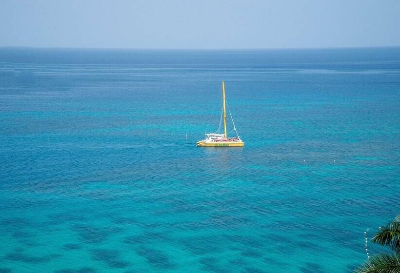 هتل Sky View Beach Studio   Montego Bay Club