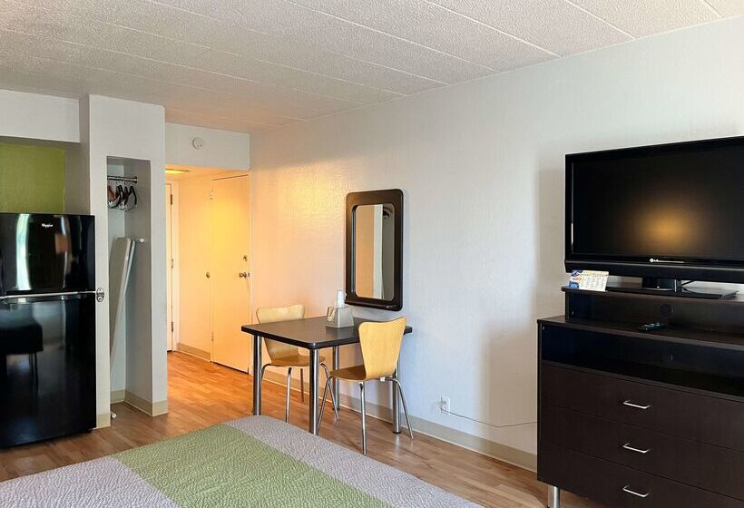 בית מלון כפרי Studio 6 Suites Clarion, Pa