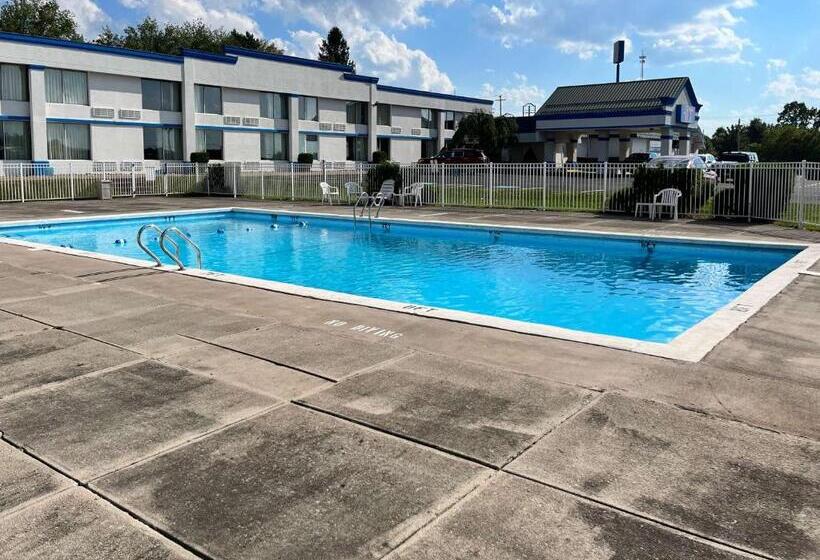 בית מלון כפרי Studio 6 Suites Clarion, Pa