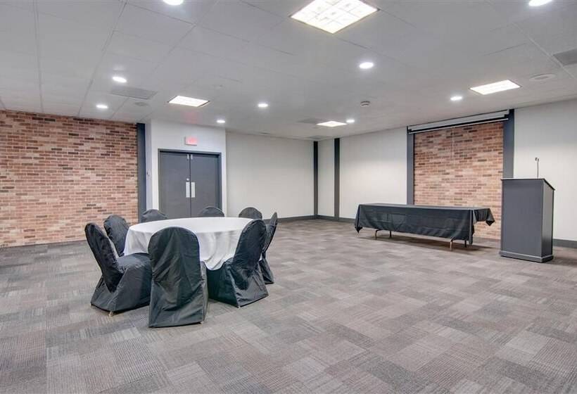 בית מלון כפרי Studio 6 Suites Clarion, Pa