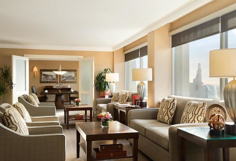 هتل The Fairmont Winnipeg Gold Experience
