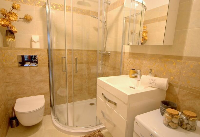 Irs Royal Apartments   Irs Nad Motlawa