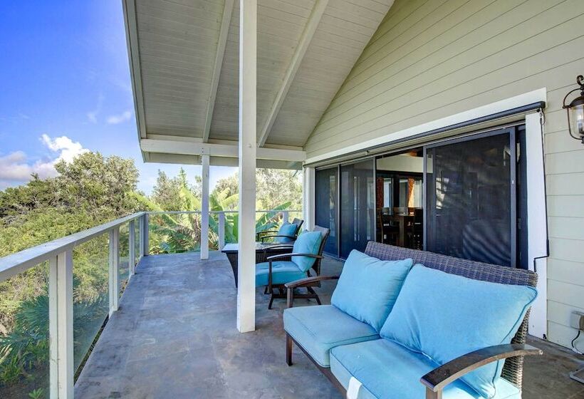 Kailua Kona House W/ Balcony & Ocean Views!