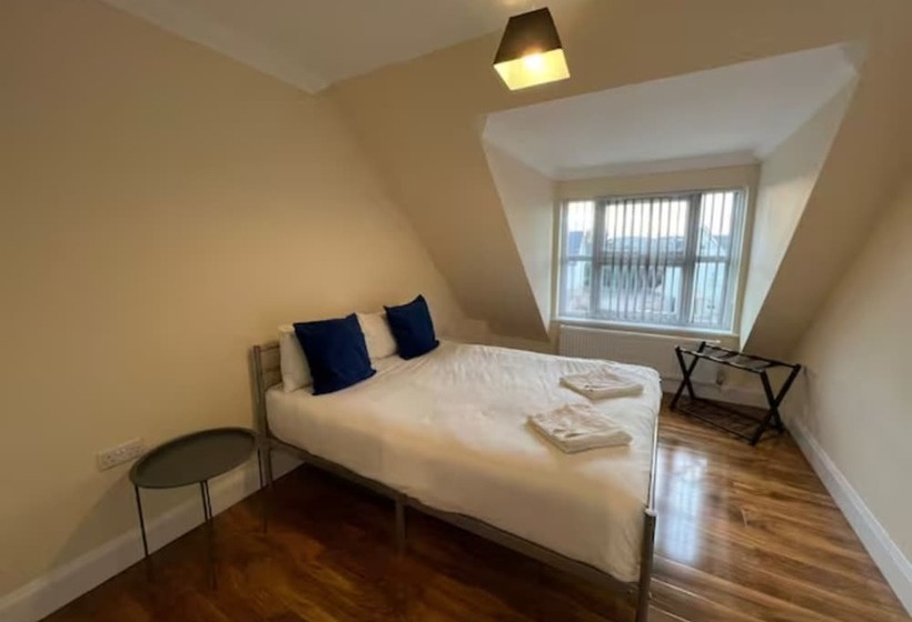 Пансион Relaxing Airport Rooms