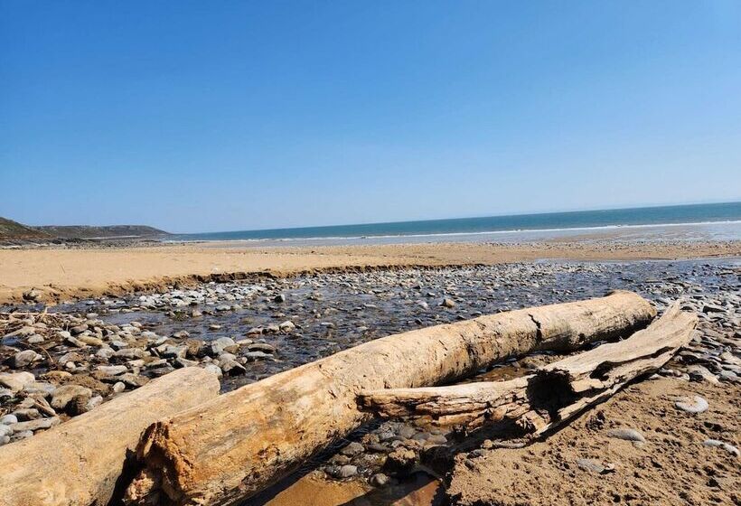 Пансион Sea View 1 Bed Suite Port Eynon