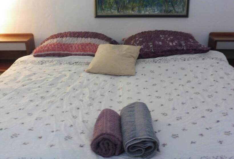 פנסיון Ul. Dinka Trinajstića 10