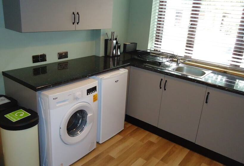 레지던스 3 Bed House Mkt Deeping   Nr Peterborough Stamford