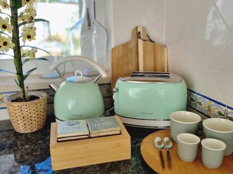 레지던스 Charming 1 Bed House
