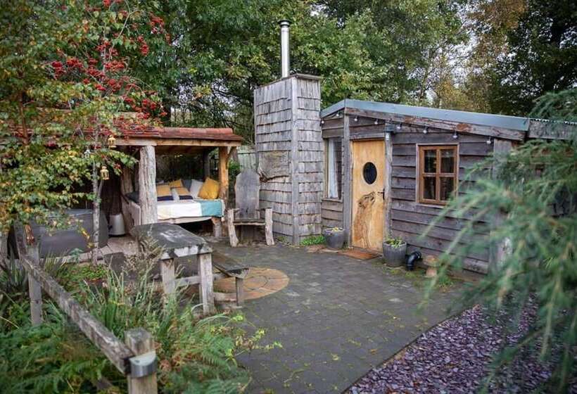 اقامتگاه Charming 2 Bed Cabin In Sutton Coldfield