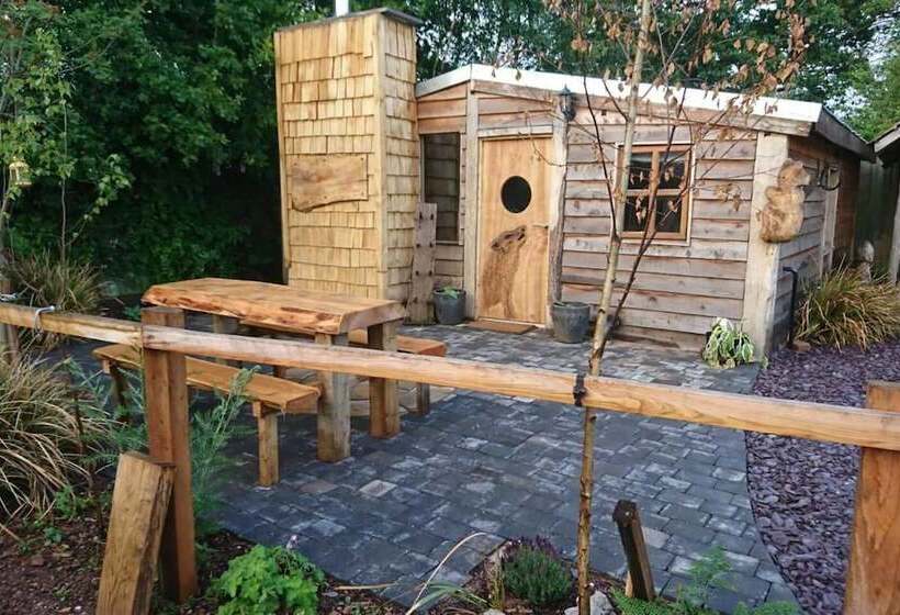 اقامتگاه Charming 2 Bed Cabin In Sutton Coldfield
