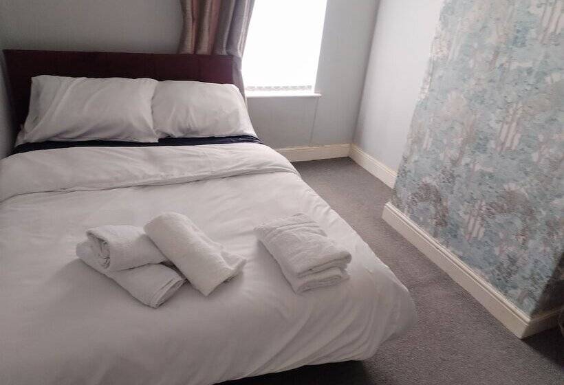 דירת נופש Comfortable 4 Bed House In Hucknall, Nottingham